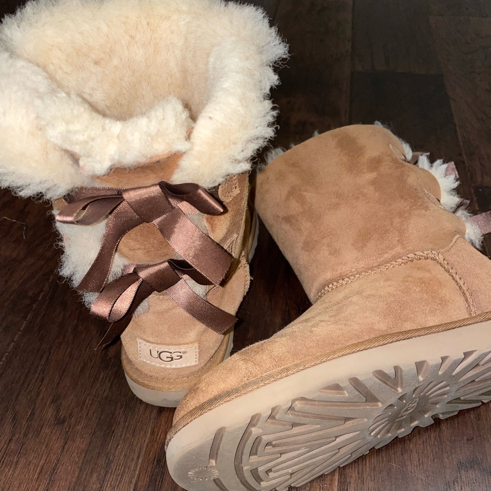 UGG boots - Picture 1 of 3
